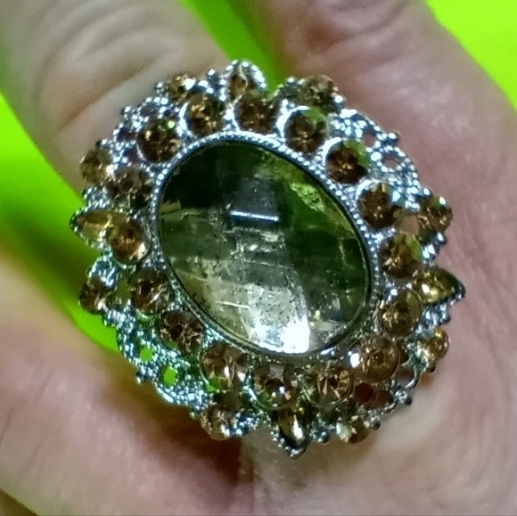 Silvertone mirror green yellow crystals stretch adjustable large huge ring 7.5 - Picture 1 of 4